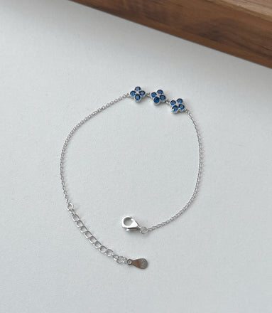 925 silver bracelet with 3x clover leaf pendant, blue zirconia stones