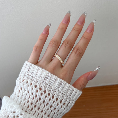 925 silver ring 18K gold plated with small zirconia stones in curved shape