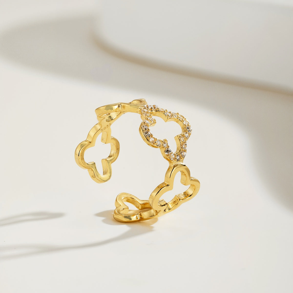 Silver ring with clover design, 18K gold-plated and adjustable