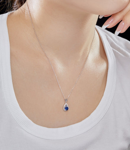 925 Sterling silver necklace with dark blue zirconia – elegance in its deepest form