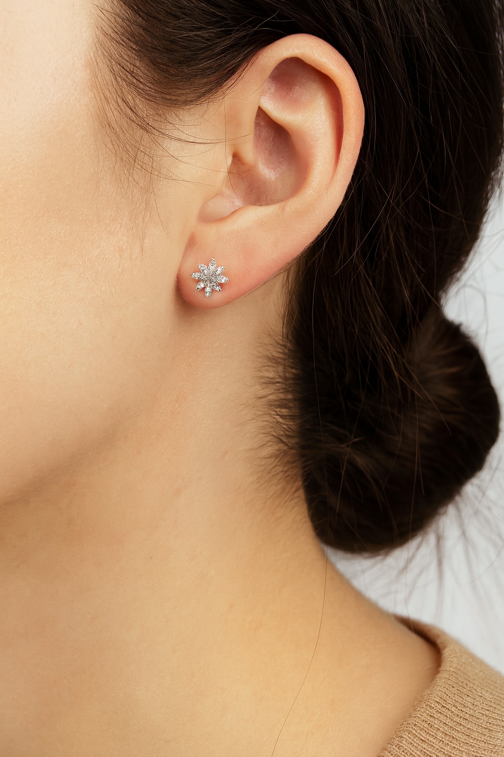 Elegant stud earrings made of 925 sterling silver with zirconia stones