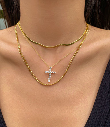 925 Sterling Silver Cross Necklace with Zirconia – Elegance with Meaning