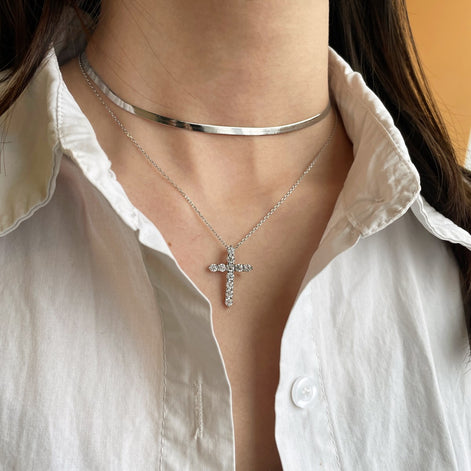 925 Sterling Silver Cross Necklace with Zirconia – Elegance with Meaning