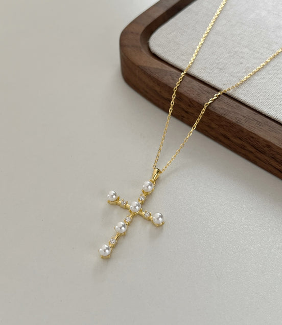 Cross necklace with pearls – 18K gold plating on sterling silver