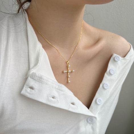 Cross necklace with pearls – 18K gold plating on sterling silver