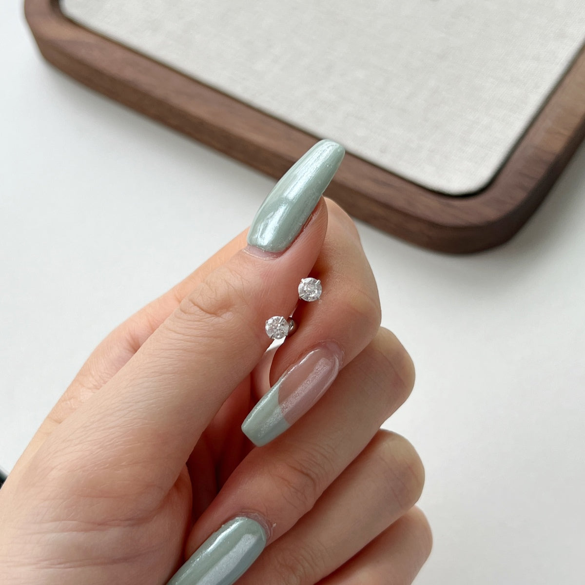 Stud earrings 925 silver with sparkling zirconia stone