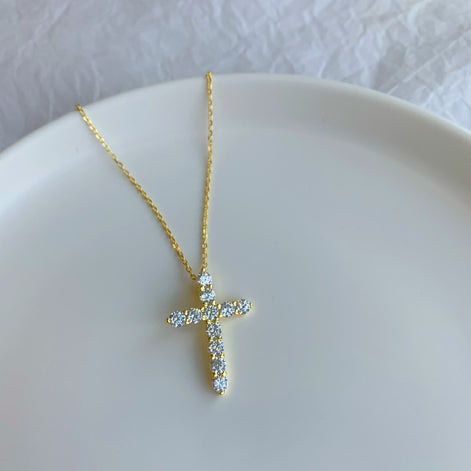 925 Sterling Silver Cross Necklace with Zirconia – Elegance with Meaning