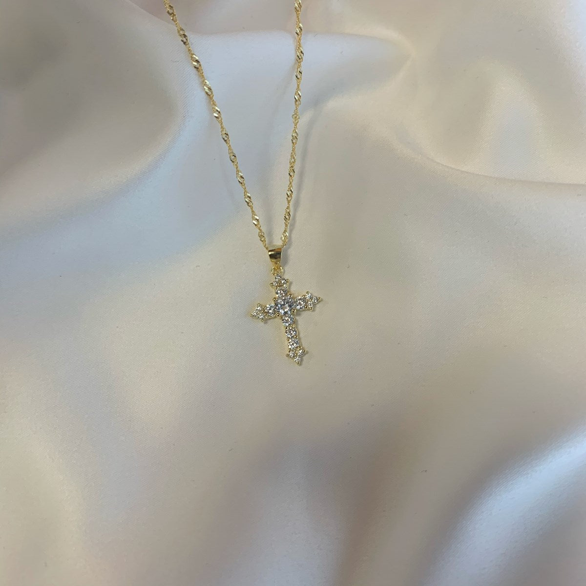18K gold-plated cross necklace with zirconia