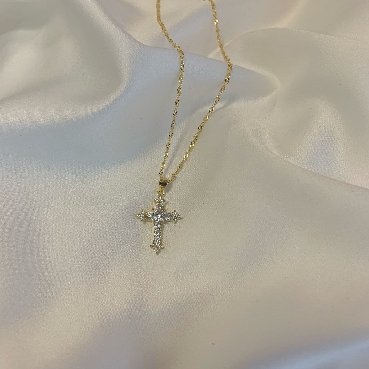 18K gold-plated cross necklace with zirconia