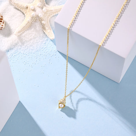 18K gold-plated chain made of 925 sterling silver with shell pendant &amp; pearl