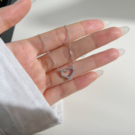 925 Sterling Silver Heart Necklace – Timeless romance with sparkling zirconia