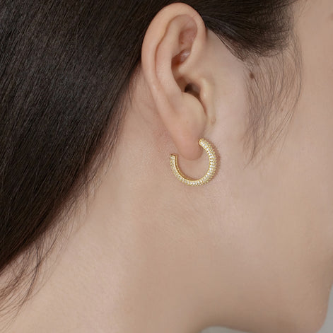 Hoop earrings made of 925 silver – 18K gold-plated, 9 mm/ 15 mm