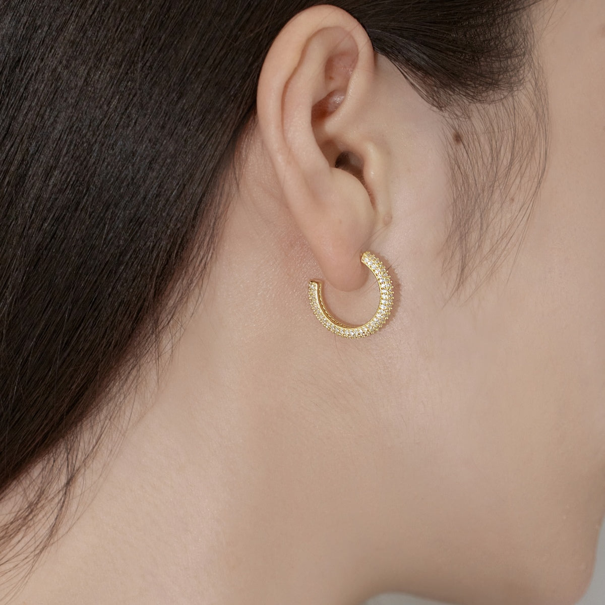 Hoop earrings made of 925 silver – 18K gold-plated, 9 mm/ 15 mm