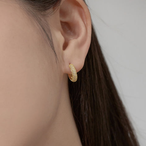 Hoop earrings made of 925 silver – 18K gold-plated, 9 mm/ 15 mm