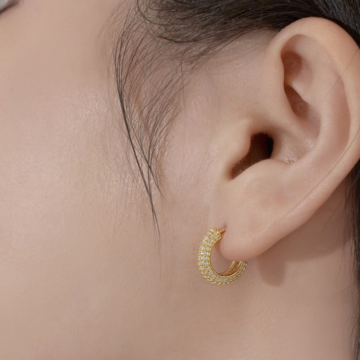 Hoop earrings made of 925 silver – 18K gold-plated, 9 mm/ 15 mm