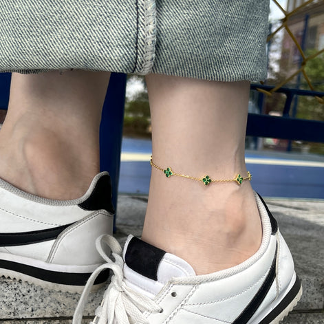 Anklet 18K gold-plated with 5x clover pendants &amp; green zirconia stones
