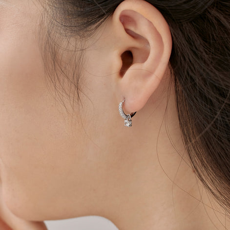 Hoop earrings made of 925 sterling silver with zirconia stones