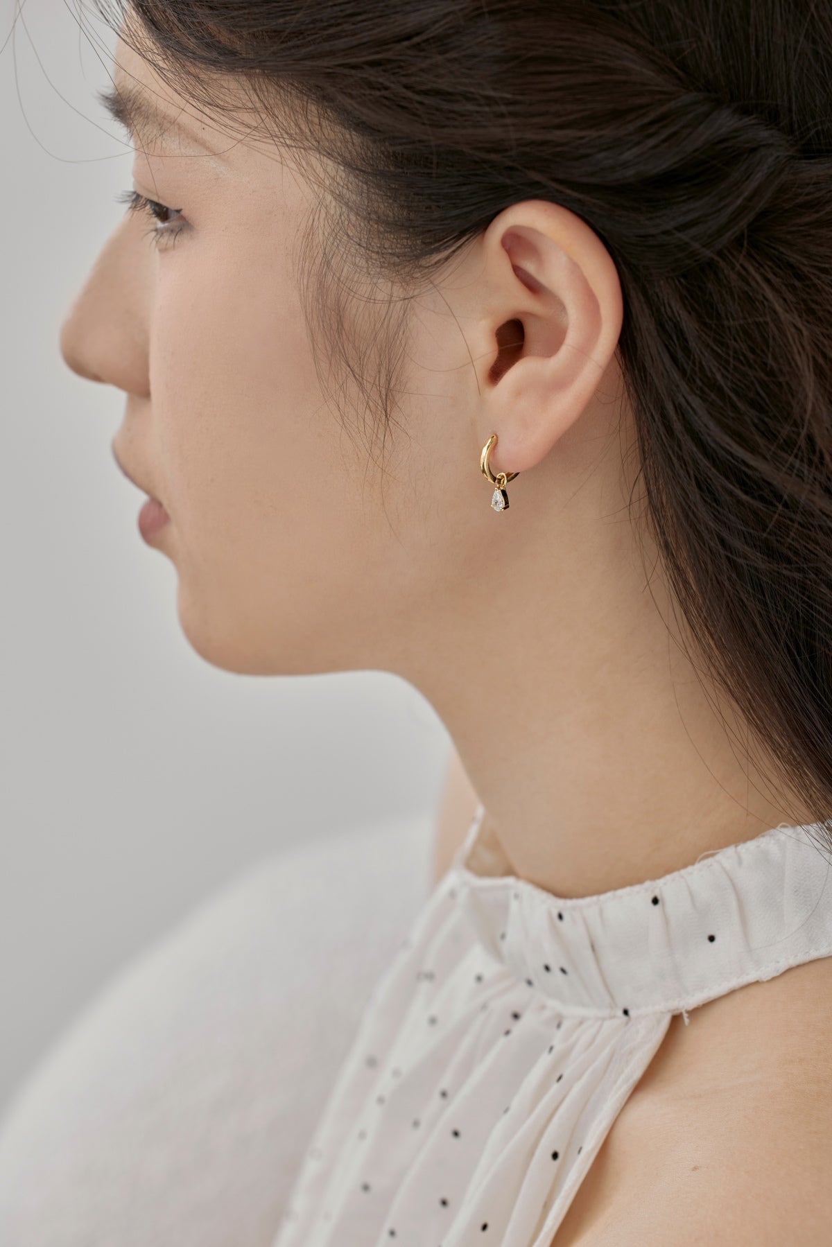 Hoop earrings made of 925 sterling silver gold-plated with zirconia