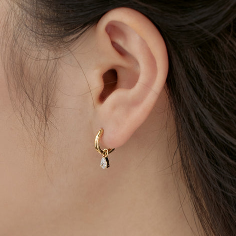 Hoop earrings made of 925 sterling silver gold-plated with zirconia