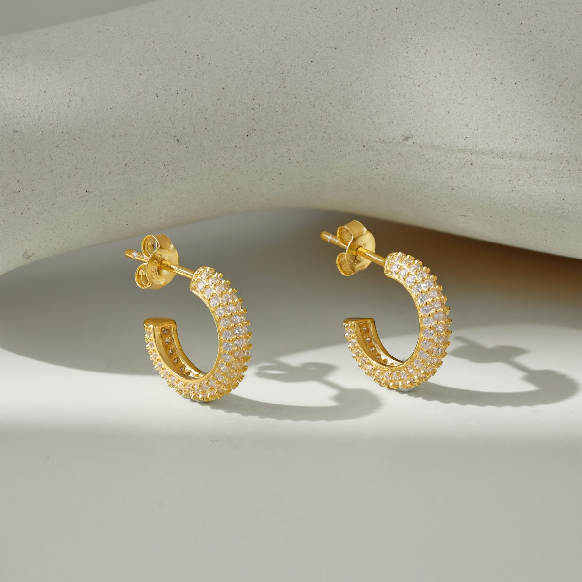 Hoop earrings made of 925 silver – 18K gold-plated, 9 mm/ 15 mm
