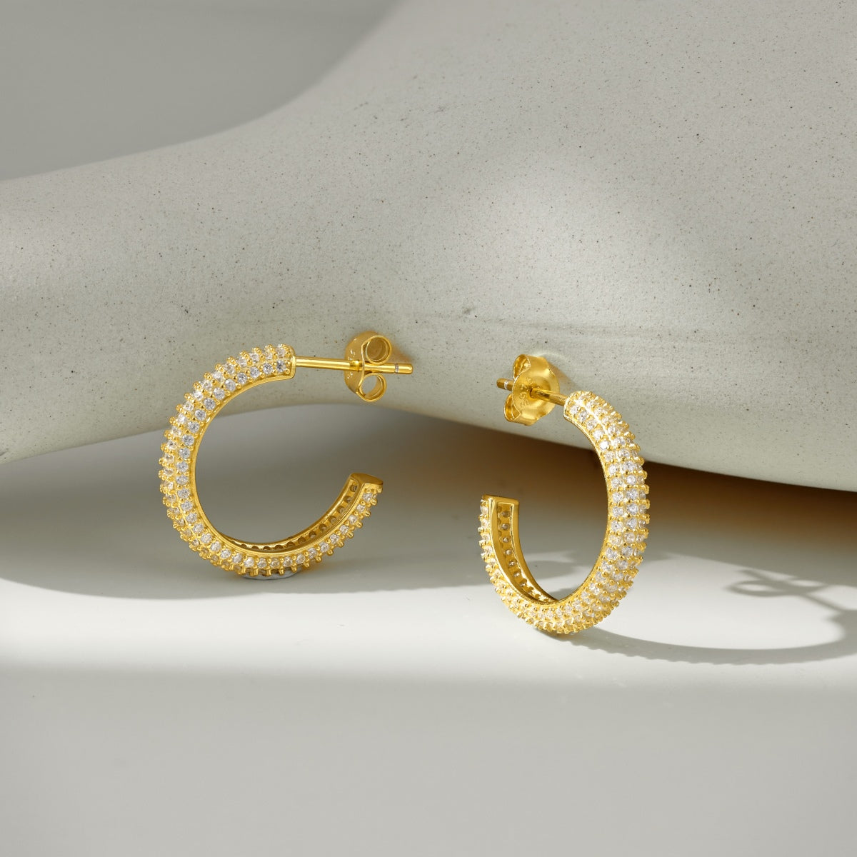 Hoop earrings made of 925 silver – 18K gold-plated, 9 mm/ 15 mm
