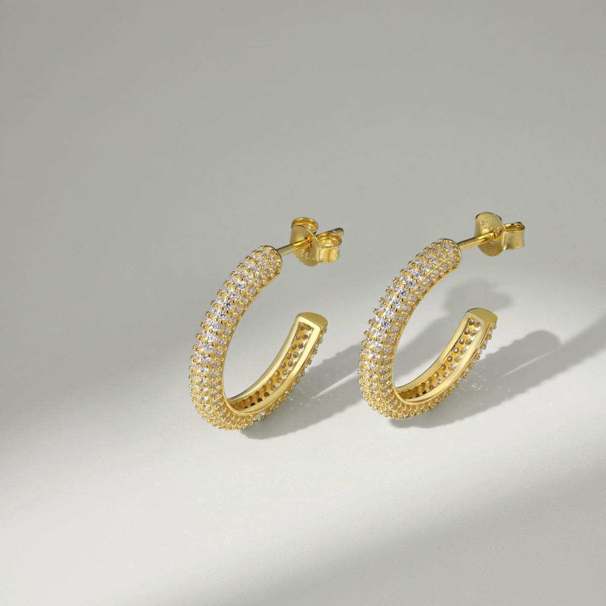 Hoop earrings made of 925 silver – 18K gold-plated, 9 mm/ 15 mm