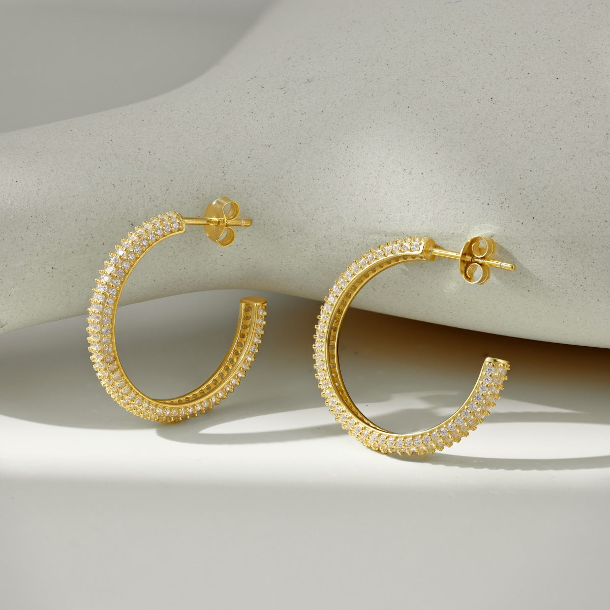 Hoop earrings made of 925 silver – 18K gold-plated, 9 mm/ 15 mm