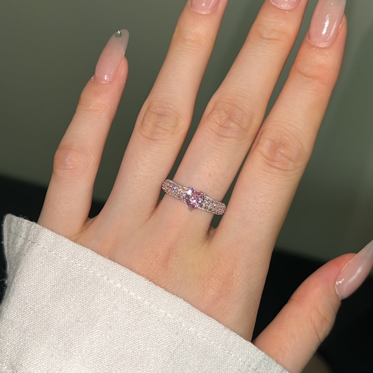 925 silver ring with heart zirconia in pink and sparkling zirconia edge