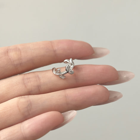 Ear clip made of 925 silver with zirconia stones 18K gold-plated