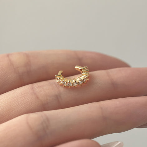 Ear clip made of 925 silver and 18k gold plating with zirconia stones