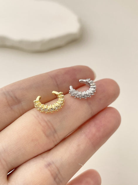 Ear clip made of 925 silver and 18k gold plating with zirconia stones