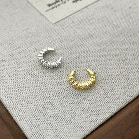 Ear clip made of 925 silver and 18k gold plating with zirconia stones