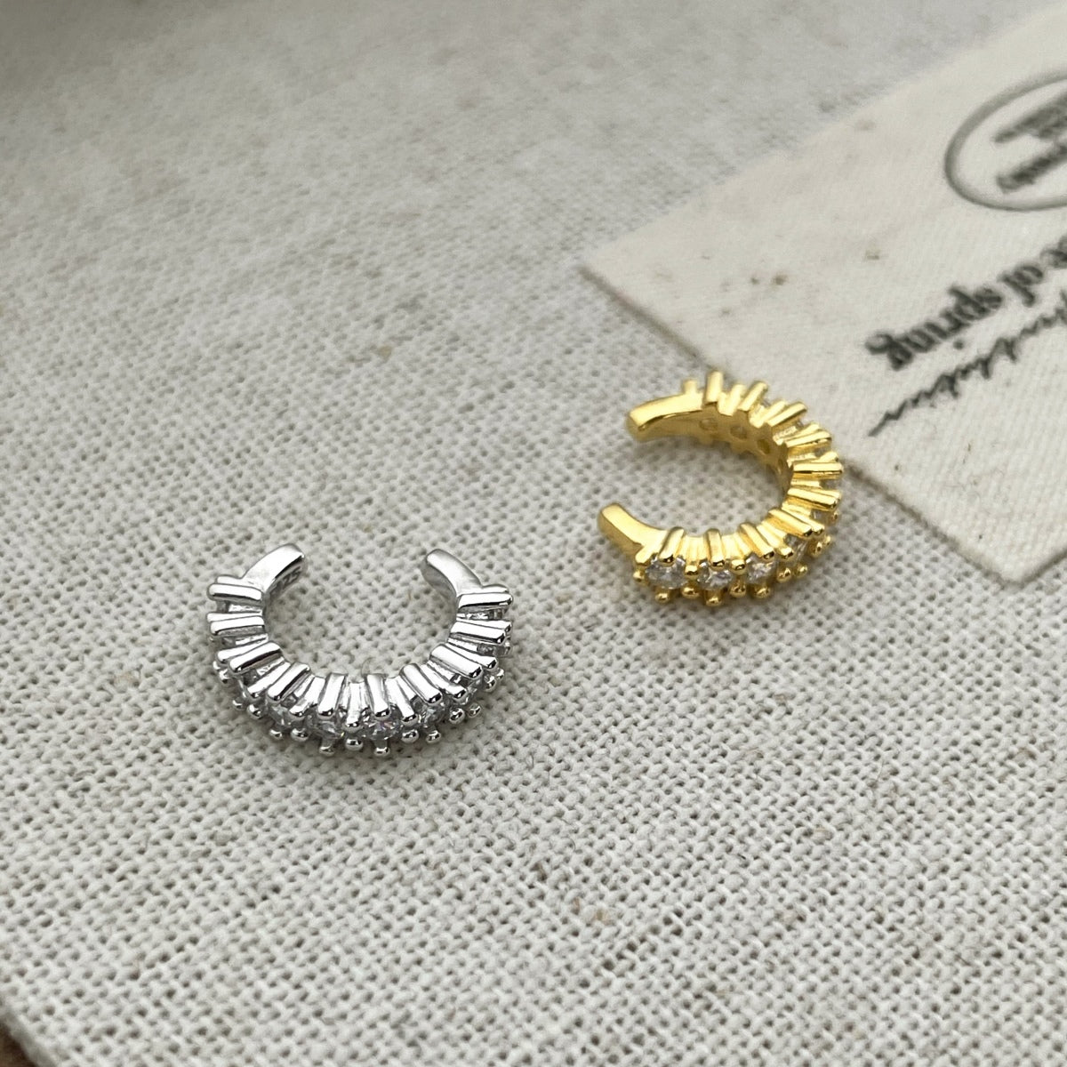 Ear clip made of 925 silver and 18k gold plating with zirconia stones