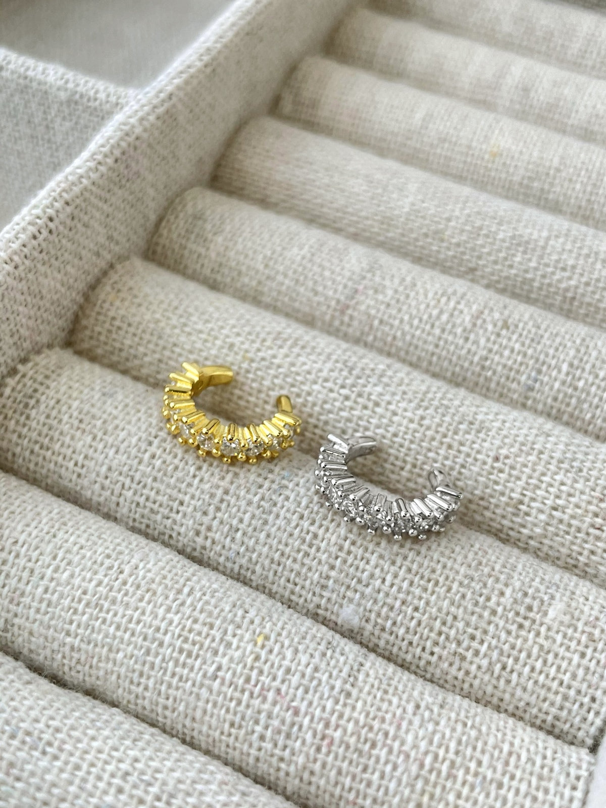 Ear clip made of 925 silver and 18k gold plating with zirconia stones