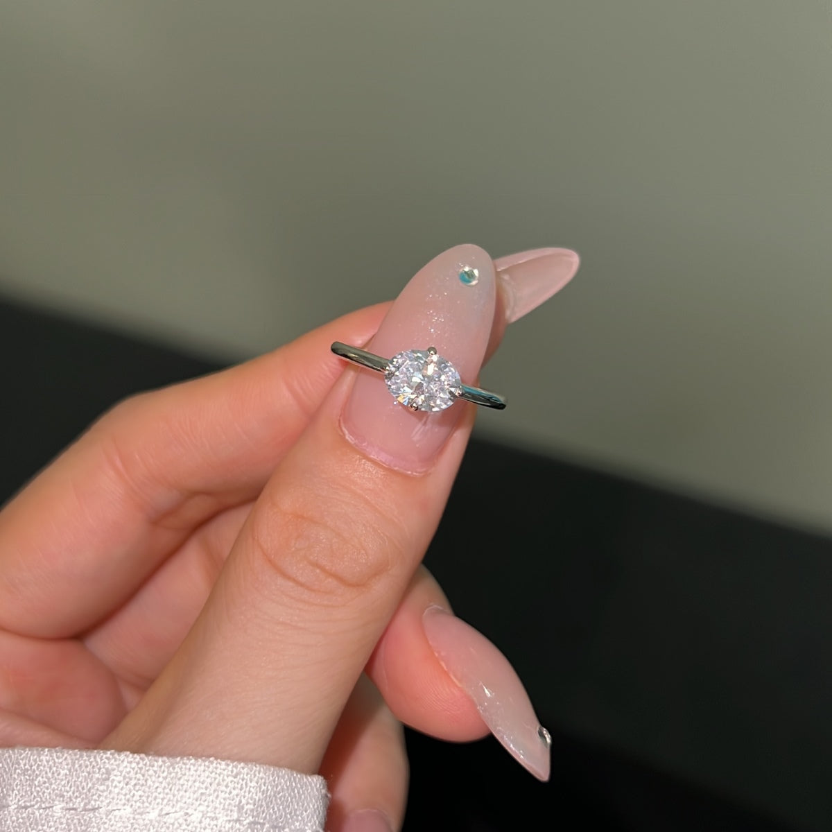 Classic 925 silver ring with oval zirconia stone