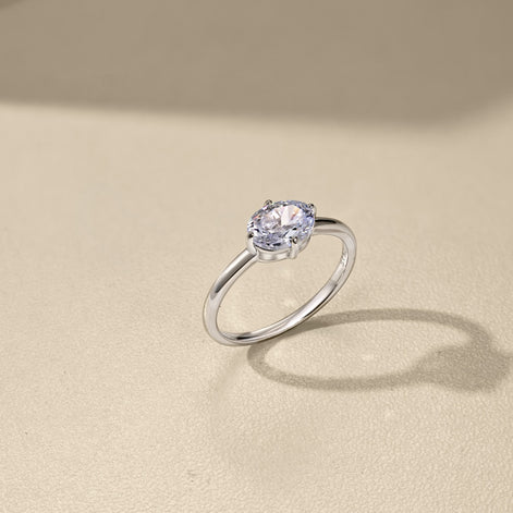 Classic 925 silver ring with oval zirconia stone