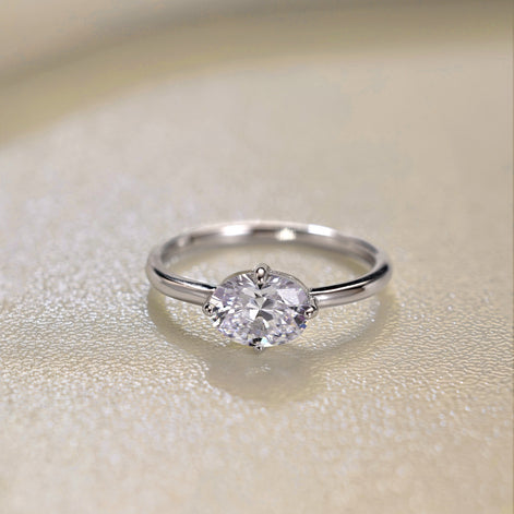Classic 925 silver ring with oval zirconia stone