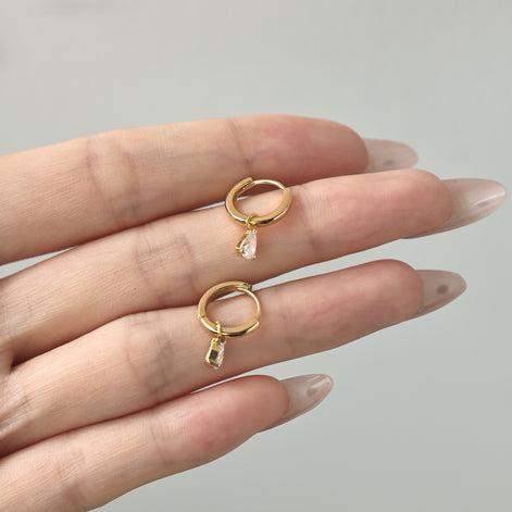 Hoop earrings made of 925 sterling silver gold-plated with zirconia