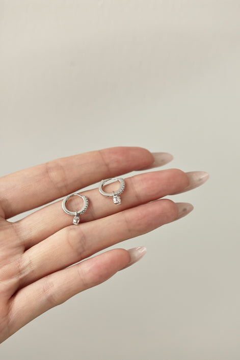 Hoop earrings made of 925 sterling silver with zirconia stones