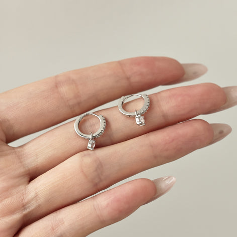 Hoop earrings made of 925 sterling silver with zirconia stones