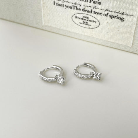 Hoop earrings made of 925 sterling silver with zirconia stones