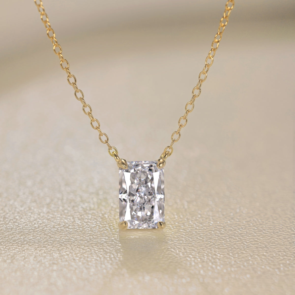 18K gold-plated chain made of 925 sterling silver with princess-cut zirconia