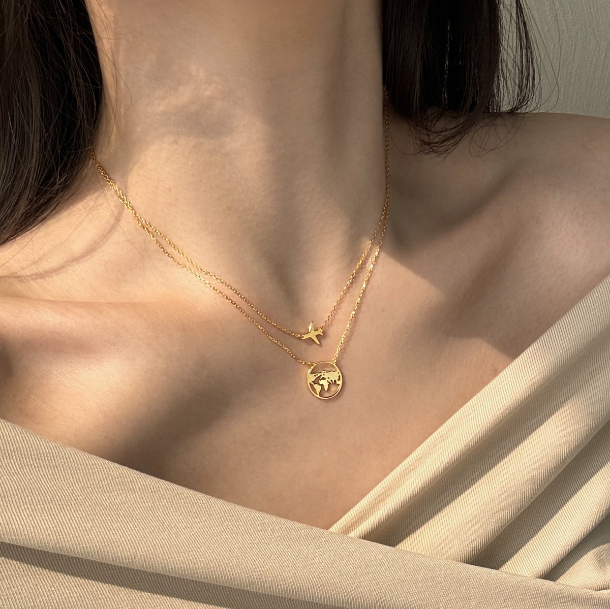 Double chain – 18K gold-plated 925 sterling silver with earth & airplane pendant