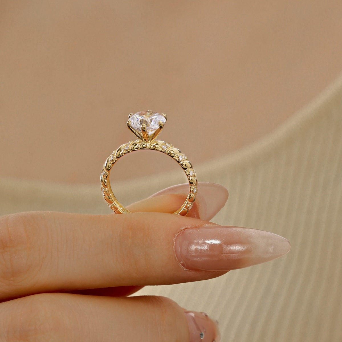 18K gold-plated ring made of 925 sterling silver with solitaire zirconia