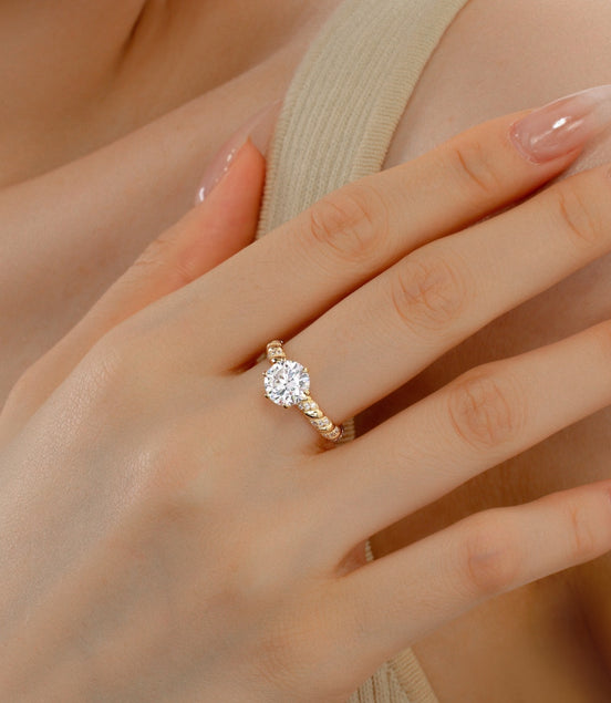 18K gold-plated ring made of 925 sterling silver with solitaire zirconia