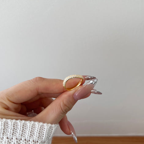 925 silver ring 18K gold plated with small zirconia stones in curved shape