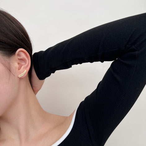 925 Sterling Silver Stud Earrings – 18K gold plated in leaf shape with zirconia