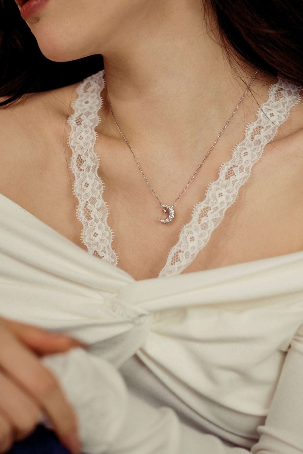 سلسلة فضية عيار 925 مع قلادة هلال ونجمة