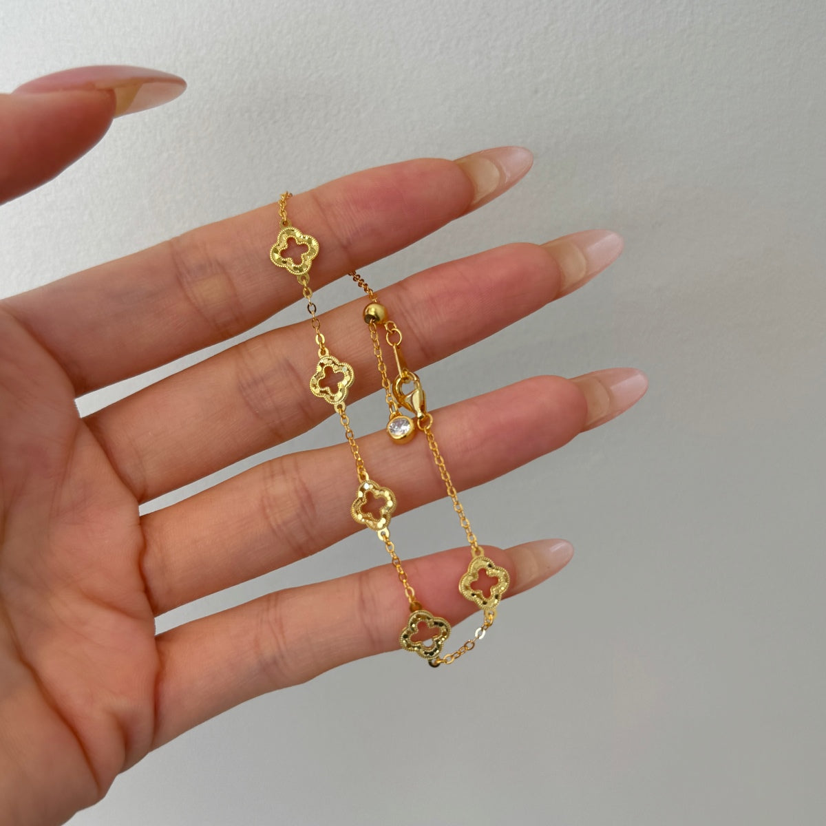 Gold-plated 925 silver bracelet with clover leaf pendants
