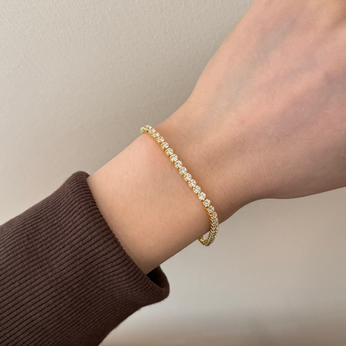 High-quality 925 silver bracelet with fully set zirconia stones